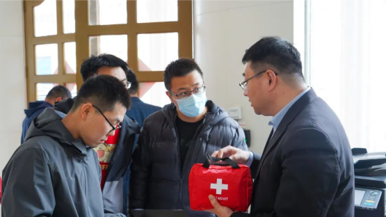 防護(hù)包發(fā)放 防護(hù)包發(fā)放